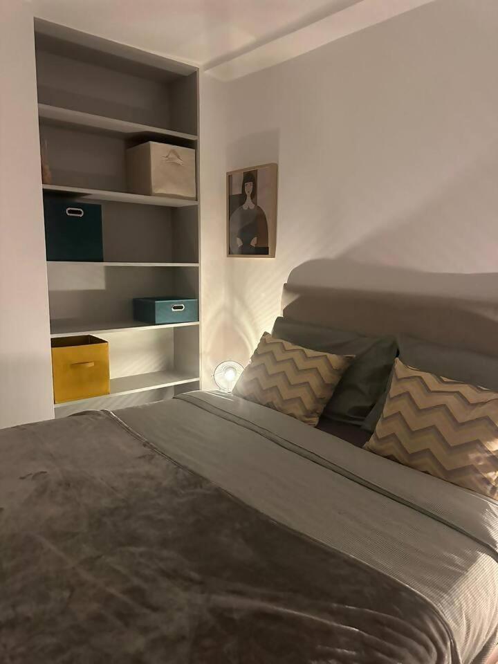 Stylish Renovated Apartment In Chiado Lisabona Exterior foto