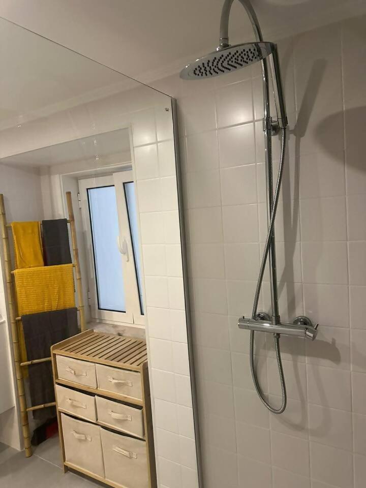 Stylish Renovated Apartment In Chiado Lisabona Exterior foto