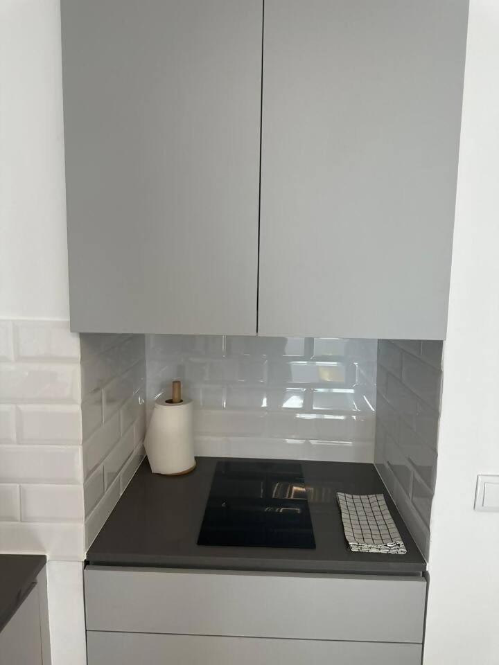 Stylish Renovated Apartment In Chiado Lisabona Exterior foto