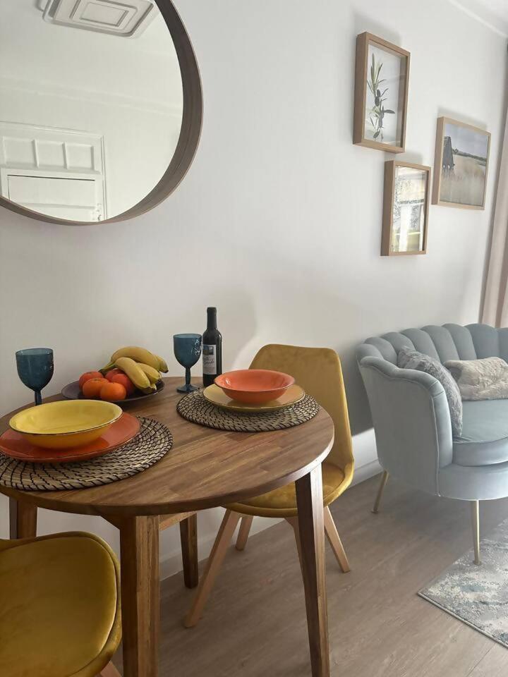 Stylish Renovated Apartment In Chiado Lisabona Exterior foto